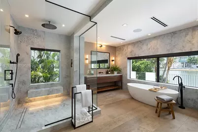 5401 Pine Tree Drive #5401, Miami Beach, FL 33140 - Photo 34