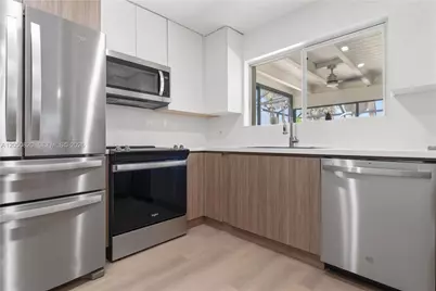 10626 SW 148th Ave Dr, Miami, FL 33196 - Photo 14