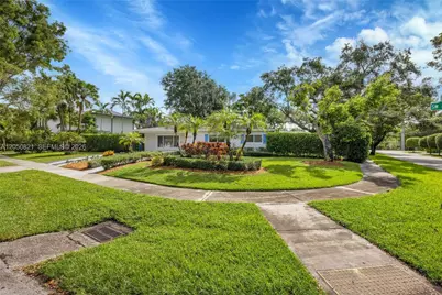 8141 SW 62nd Ct, Miami, FL 33143 - Photo 4