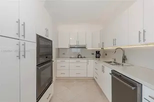 8855 Collins Ave, Surfside, FL 33154 - Photo 4
