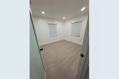 690 E 46th St, Hialeah, FL 33013 - Photo 14