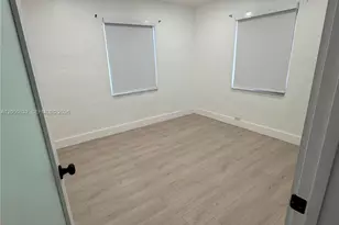 690 E 46th St, Hialeah, FL 33013 - Photo 14