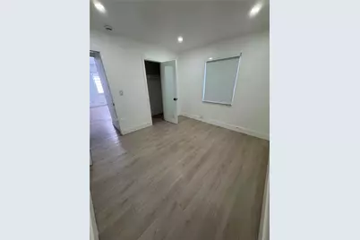 690 E 46th St, Hialeah, FL 33013 - Photo 12