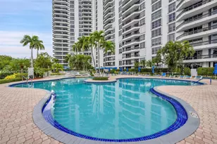 3530 Mystic Pointe Dr, Aventura, FL 33180 - Photo 32