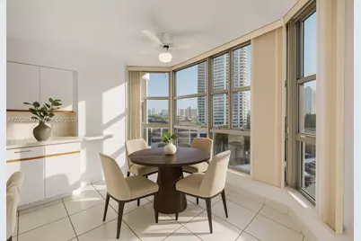 3530 Mystic Pointe Dr #710, Aventura, FL 33180 - Photo 6