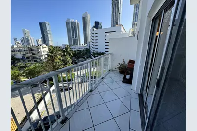 17800 Atlantic Blvd #PH15, Sunny Isles Beach, FL 33160 - Photo 2