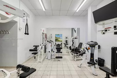 6039 Collins Ave #517, Miami Beach, FL 33140 - Photo 32