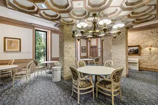 6039 Collins Ave, Miami Beach, FL 33140 - Photo 4