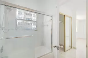 6039 Collins Ave, Miami Beach, FL 33140 - Photo 24
