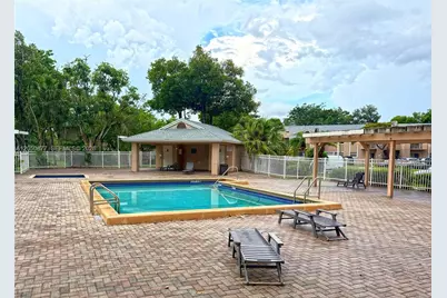 2451 NW 96th Ter #21B, Pembroke Pines, FL 33024 - Photo 14