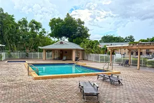 2451 NW 96th Terrace, Pembroke Pines, FL 33024 - Photo 14