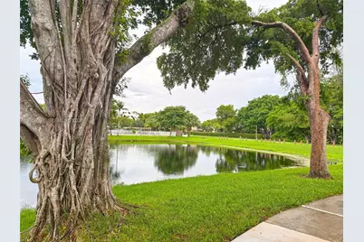 2451 NW 96th Ter #21B, Pembroke Pines, FL 33024 - Photo 12