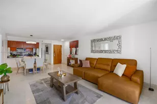 1200 Brickell Bay Dr, Miami, FL 33131 - Photo 4