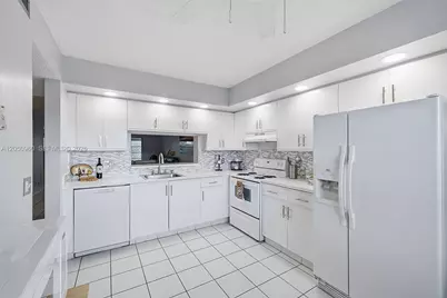 1300 SW 125th Ave #406K, Pembroke Pines, FL 33027 - Photo 2