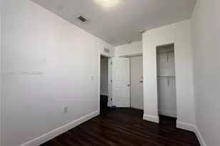 540 NW 7th St, Miami, FL 33136 - Photo 10
