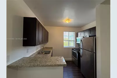 540 NW 7th St #36, Miami, FL 33136 - Photo 2