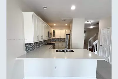 10445 NW 61 Ln #10445, Doral, FL 33178 - Photo 1