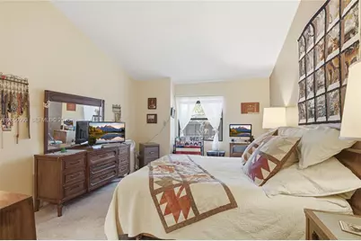 10231 Buttercup Ct, Pembroke Pines, FL 33026 - Photo 16