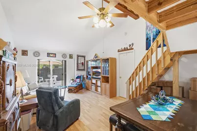 10231 Buttercup Ct, Pembroke Pines, FL 33026 - Photo 10