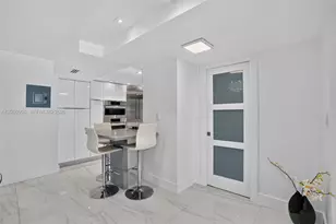 6039 Collins Ave, Miami Beach, FL 33140 - Photo 6
