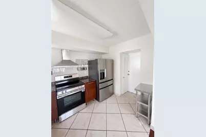 1075 93rd St #401, Bay Harbor Islands, FL 33154 - Photo 6