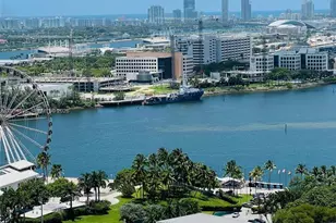 253 NE 2nd St, Miami, FL 33132 - Photo 2