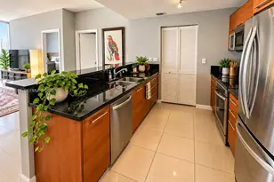 253 NE 2nd St, Miami, FL 33132 - Photo 4