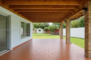 5221 SW 127th Pl, Miami, FL 33175 - Photo 16