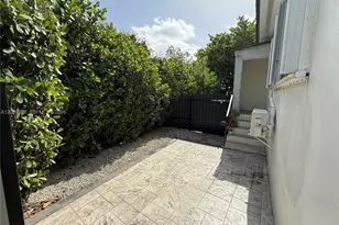 2001 SW 82nd Pl, Miami, FL 33155 - Photo 2