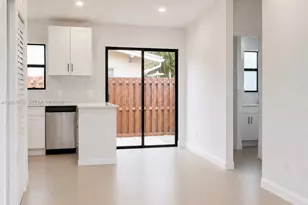 1010 NE 16th St, Fort Lauderdale, FL 33304 - Photo 2