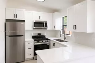 1010 NE 16th St, Fort Lauderdale, FL 33304 - Photo 1