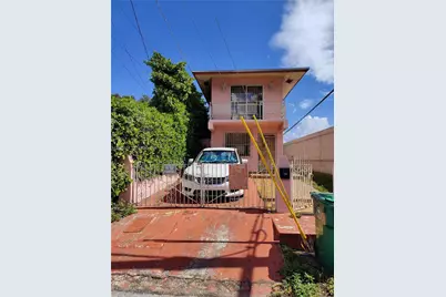 945 NW 19th Ave, Miami, FL 33125 - Photo 2