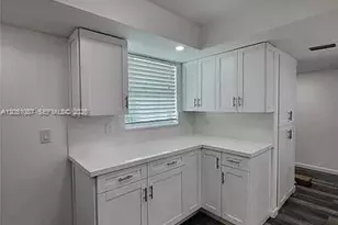 198 NW 67th St, Boca Raton, FL 33487 - Photo 4