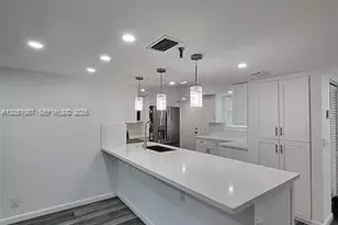 198 NW 67th St, Boca Raton, FL 33487 - Photo 6