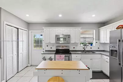 250 N 66th Ave, Hollywood, FL 33024 - Photo 26