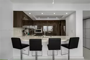 400 South Pointe Dr, Miami Beach, FL 33139 - Photo 12