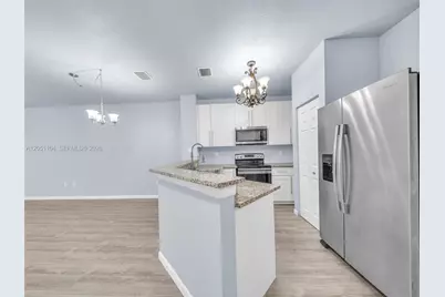 8306 Santa Monica Ave, Tamarac, FL 33321 - Photo 10