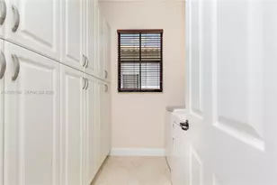 8420 NW 33rd St, Cooper City, FL 33024 - Photo 10