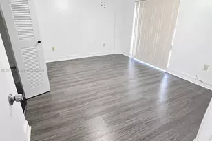1655 W 44th Pl, Hialeah, FL 33012 - Photo 12