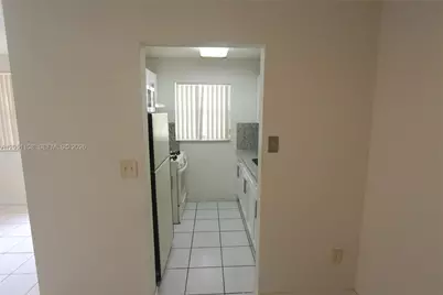 1655 W 44th Pl #304, Hialeah, FL 33012 - Photo 14