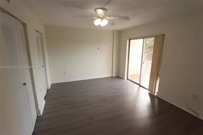 1655 W 44th Pl #304, Hialeah, FL 33012 - Photo 22