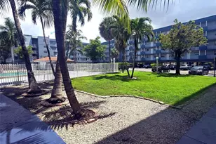 1655 W 44th Pl, Hialeah, FL 33012 - Photo 18
