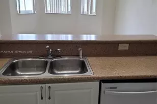 1663 SE 29th St, Homestead, FL 33035 - Photo 6