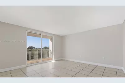 6940 Miami Gardens Dr #1-531, Hialeah, FL 33015 - Photo 4
