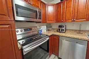 1400 St Charles Pl, Pembroke Pines, FL 33026 - Photo 14