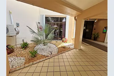 1400 Saint Charles Pl #217, Pembroke Pines, FL 33026 - Photo 6