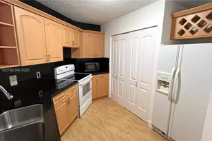 6272 NW 186th St, Hialeah, FL 33015 - Photo 6