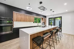 10555 NE 2nd Ave, Miami Shores, FL 33138 - Photo 12