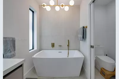 10555 NE 2nd Ave, Miami Shores, FL 33138 - Photo 24