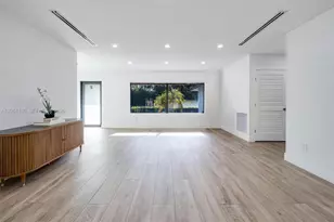 10555 NE 2nd Ave, Miami Shores, FL 33138 - Photo 38